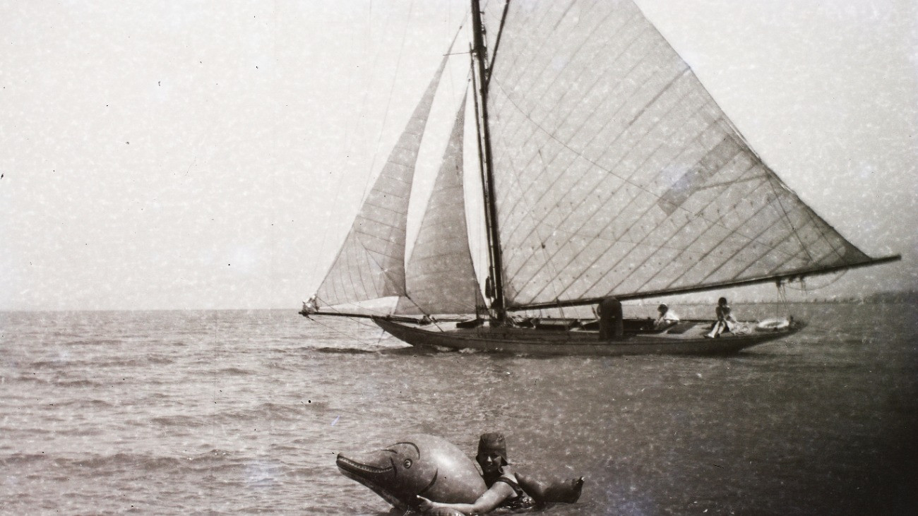 1935-ös felvételen Balaton egyik legrégebbi vitorlása.
