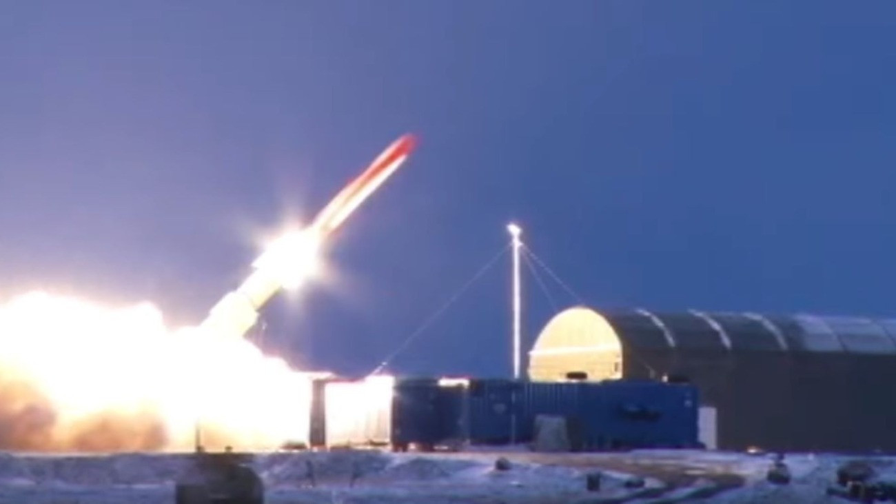 A Burevesztnyik orosz atom meghajtású cirkáló rakéta egyik teszt indítása