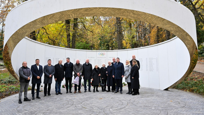 Az elhunyt olimpiai bajnokokra emlékezett a MOB