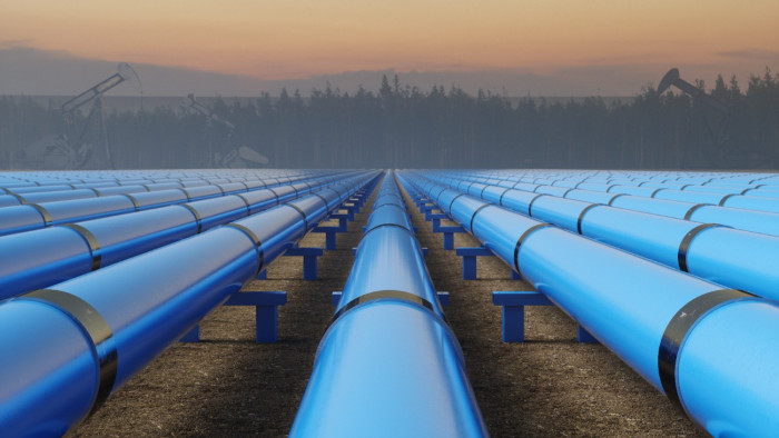 Orosz olajcégek érdekeltségeinek magyar felvásárlása: „csendben és nagy nyilvánosság nélkül