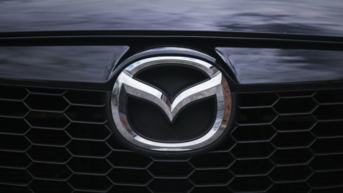 Közel két évtized után lecseréli logóját a Mazda