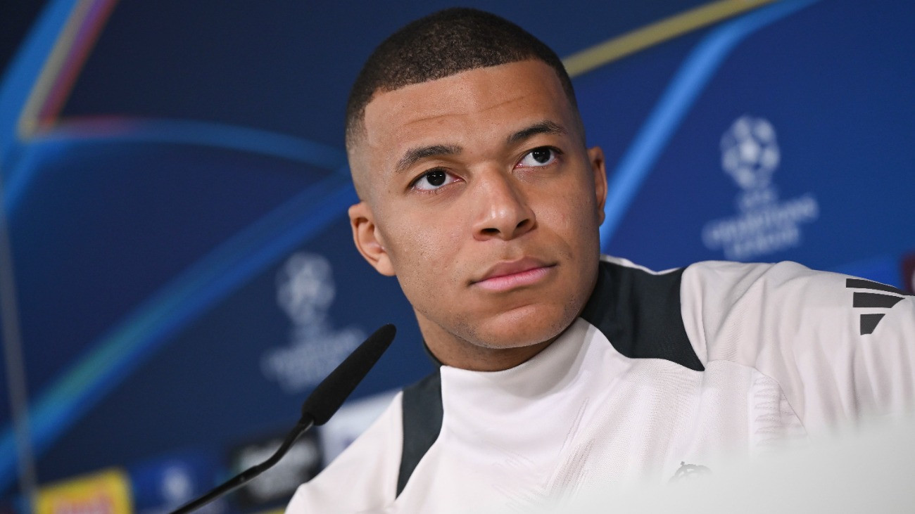 Kylian Mbappé, a Real Madrid játékosa sajtóértekezleten vesz részt a madridi Valdebebas sportközpontban 2025. január 21-én. A címvédõ Real Madrid január 22-én a Red Bull Salzburg ellen lép pályára a labdarúgó Bajnokok Ligája alapszakaszának hetedik fordulójában.