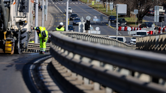 További hónapokkal csúszhat a Flórián téri felüljáró felújítása