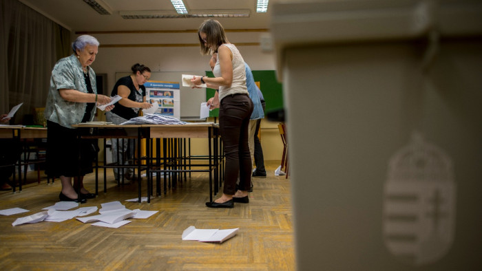 Toborzásba kezdenek Karácsony Gergelyék