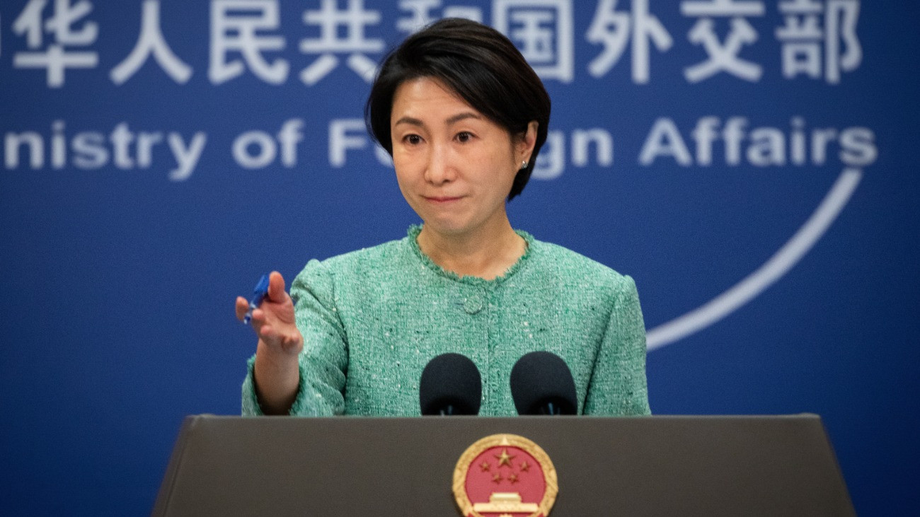 Mao Ning, a kínai külügyminisztérium szóvivõje egy pekingi sajtótájékoztatón 2024. december 23-án.