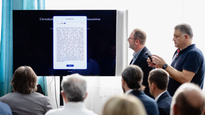 Szuperszámítógép: ilyen nincs és mégis van, az ELTE nemzeti laboratóriumában keressék