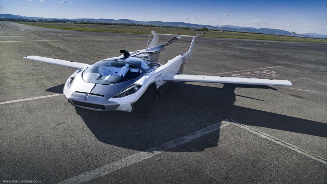 A szlovák Klein Vision AirCar nevű, a kétüléses repülő autója.