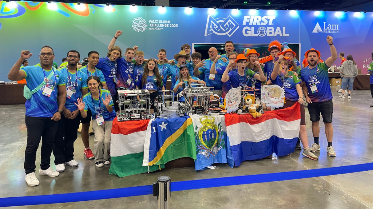Kiemelkedő eredménnyel végzett az MCC-s diákokból álló magyar csapat az idei FIRST Global Challenge nemzetközi robotika versenyen.