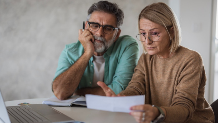 A nyugdíjasok most árgus szemekkel figyelhetik a számlájukat