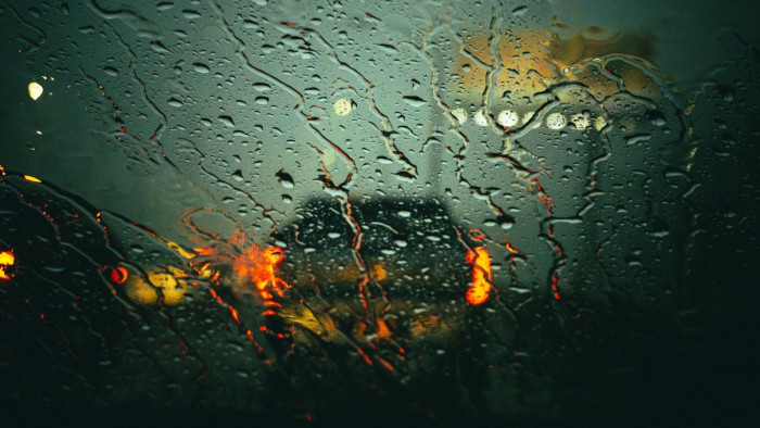 A szakértők figyelmeztetnek: mostantól a szokásosnál is jobban érdemes erre figyelni vezetés közben