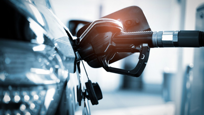 Megint csökkennek az üzemanyagárak, most minden autós örülhet