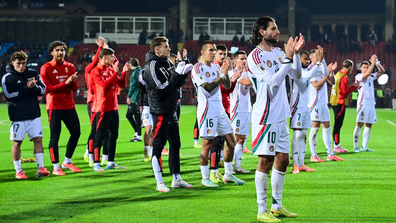 A magyar labdarúgó-válogatott tagjai megköszönik a szurkolást, miután világbajnoki selejtezõ mérkõzésen 1-0-ra nyertek Örményország ellen a jereváni Szargszján Köztársasági Stadionban 2025. november 13-án.