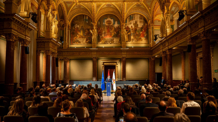 Itt vannak Budapest új díszpolgárai – két posztumusz díjazott is van