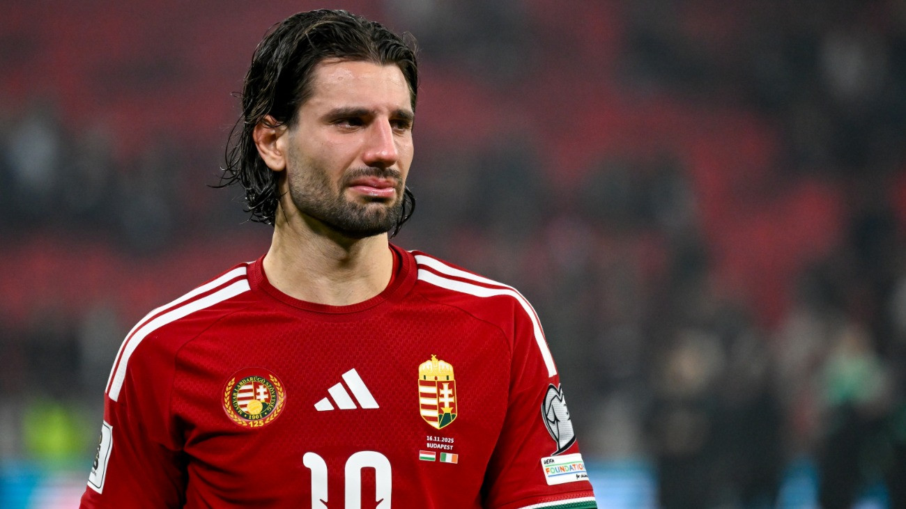 Szoboszlai Dominik, a magyar válogatott játékosa, miután csapata 3-2-re kikapott Írországtól a Puskás Arénában játszott labdarúgó világbajnoki selejtezõ mérkõzésen 2025. november 16-án.