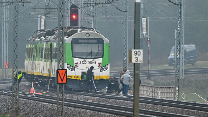 Varsó az orosz titkosszolgálatot vádolja a lengyel vasút elleni robbantással