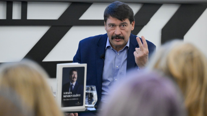 „Mindig ellene voltam a prezidenciális rendszernek” – könyv jelent meg Áder János tíz elnöki évéről