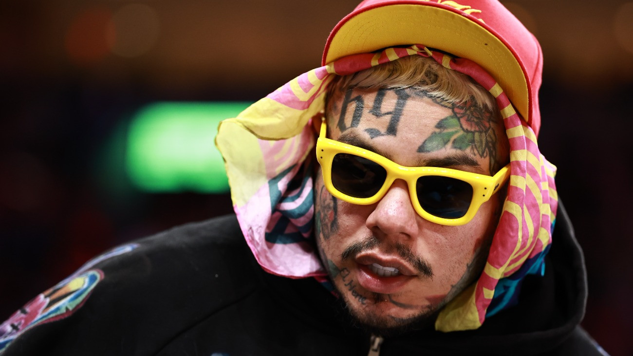 MIAMI, FLORIDA - NOVEMBER 12: Tekashi 6ix9ine is seen during the second half of a game between the Miami Heat and the Cleveland Cavaliers at Kaseya Center on November 12, 2025 in Miami, Florida. NOTE TO USER: User expressly acknowledges and agrees that, by downloading and or using this photograph, User is consenting to the terms and conditions of the Getty Images License Agreement. (Photo by Carmen Mandato/Getty Images)