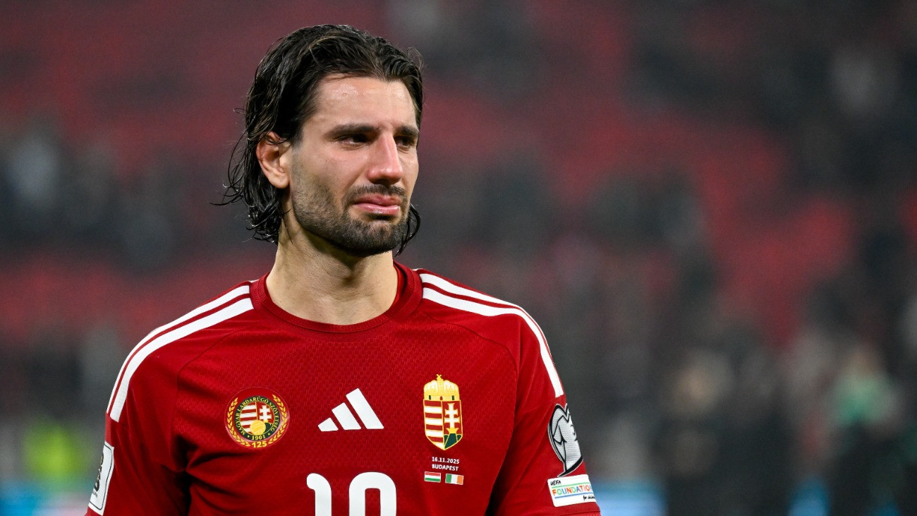 Szoboszlai Dominik, a magyar válogatott játékosa, miután csapata 3-2-re kikapott Írországtól a Puskás Arénában játszott labdarúgó világbajnoki selejtezõ mérkõzésen 2025. november 16-án.