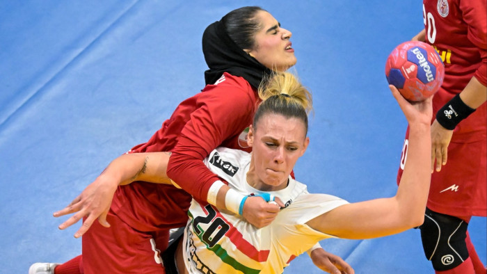 A hidzsáb sem segített, a magyar lányok majd félszáz gólt rámoltak be az irániaknak