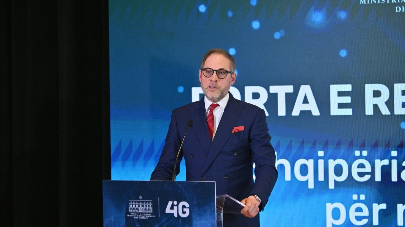 Beszámolót tart Fekete Péter, a 4iG Csoport vezérigazgatója.