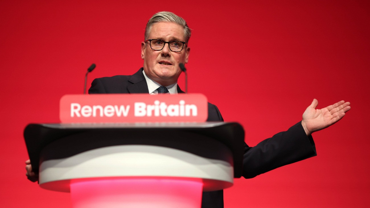 Keir Starmer brit miniszterelnök, a Munkáspárt vezére pártjának liverpooli kongresszusán beszél 2025. szeptember 30-án.