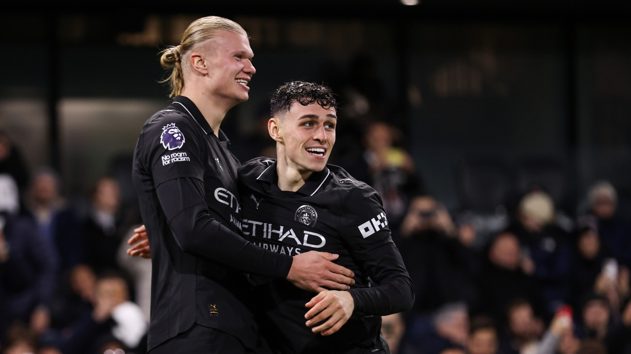 LONDON, ENGLAND - DECEMBER 2: Phil Foden of Manchester City celebrates their fourth goal with Erling Haaland of Manchester City during the Premier League match between Fulham and Manchester City at Craven Cottage on December 2, 2025 in London, England. (Photo by Jacques Feeney/Offside/Offside via Getty Images)