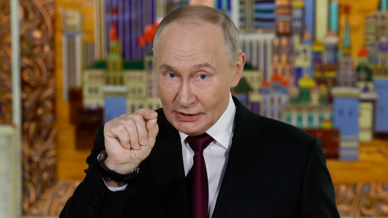 Vlagyimir Putyin orosz elnök a VTB orosz bank befektetési fóruma után nyilatkozik Moszkvában 2025. december 2-án.