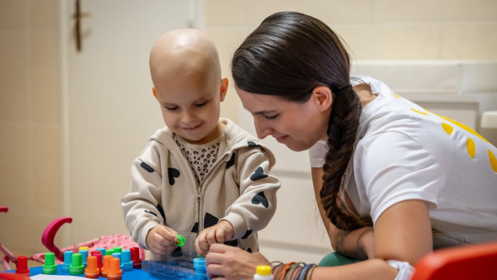 Gyerekek, akik kórházban töltik a karácsonyt - szívszorító fotók a Bátor Tábortól