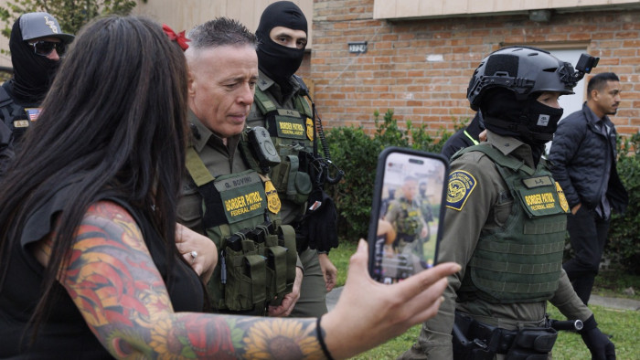 Videojátékokkal készítik fel a migránsokat az ICE-razziákra