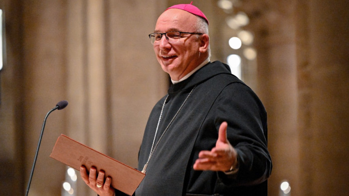 A pápa fogadta a pannonhalmi főapát vezette delegációt