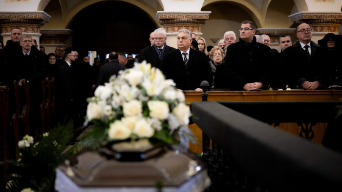 Orbán Viktor: a hit dolga egyben a nemzet dolga is