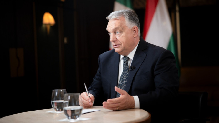 Orbán Viktor az EU-csúcs előtt: aki nem akarja, az is megkapja a nyakába