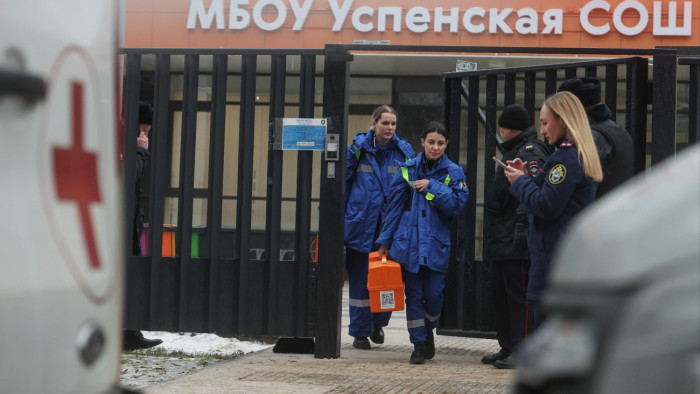 Több készúrrással végzett 10 éves iskolatársával, többeket megsebesített egy diák Oroszországban – képek