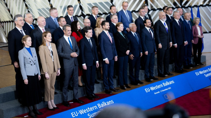 EU-csúcs: feszültség az orosz vagyon zárolása miatt – a nap hírei