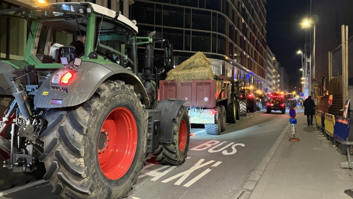 Több ezer gazda tüntet Brüsszelben az EU-Mercosur megállapodás miatt