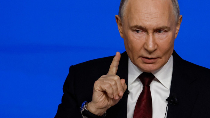 Vlagyimir Putyin tart a drónoktól, dublőröket használ az MI6 volt ügynöke szerint