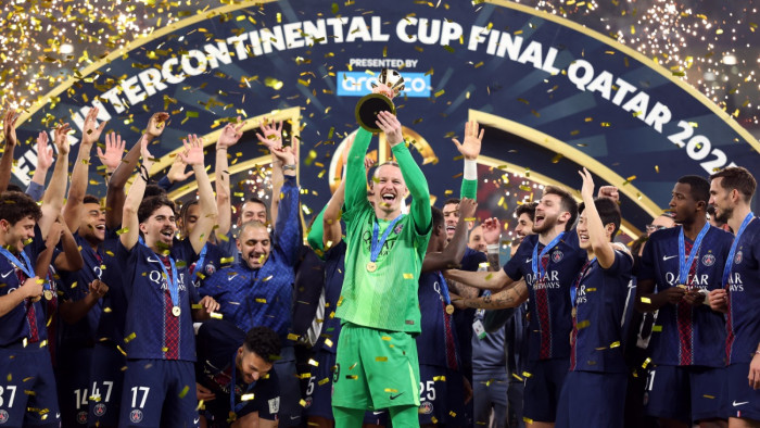 Rejtélyes kéztörést szenvedett a hős orosz PSG-kapus