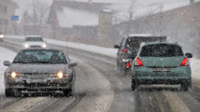 Jeges utak, veszélyes a helyzet: a rendőrség már 32 súlyos balesetet regisztrált Németországban