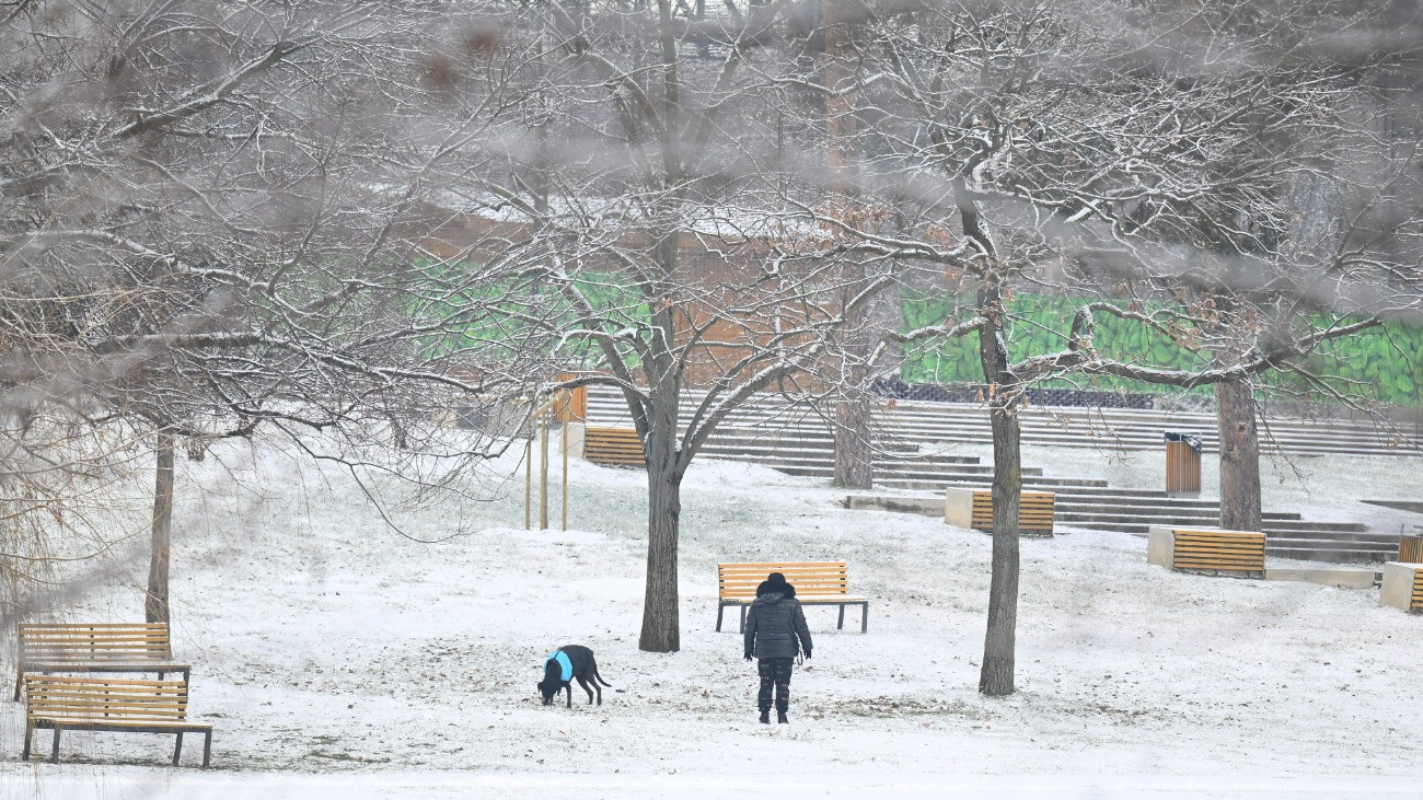 Fehérbe borult az ország, és az év utolsó napján is lehet még hóesés