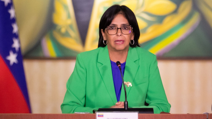 Az átmeneti venezuelai államfő egyenesen azt állítja: nincs külföldi irányítás