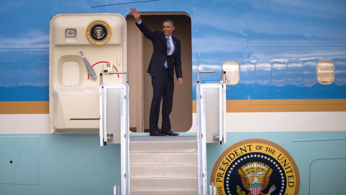 Az amerikai elnök után kémkedhettek a német szolgálatok – a kancellár tudta nélkül