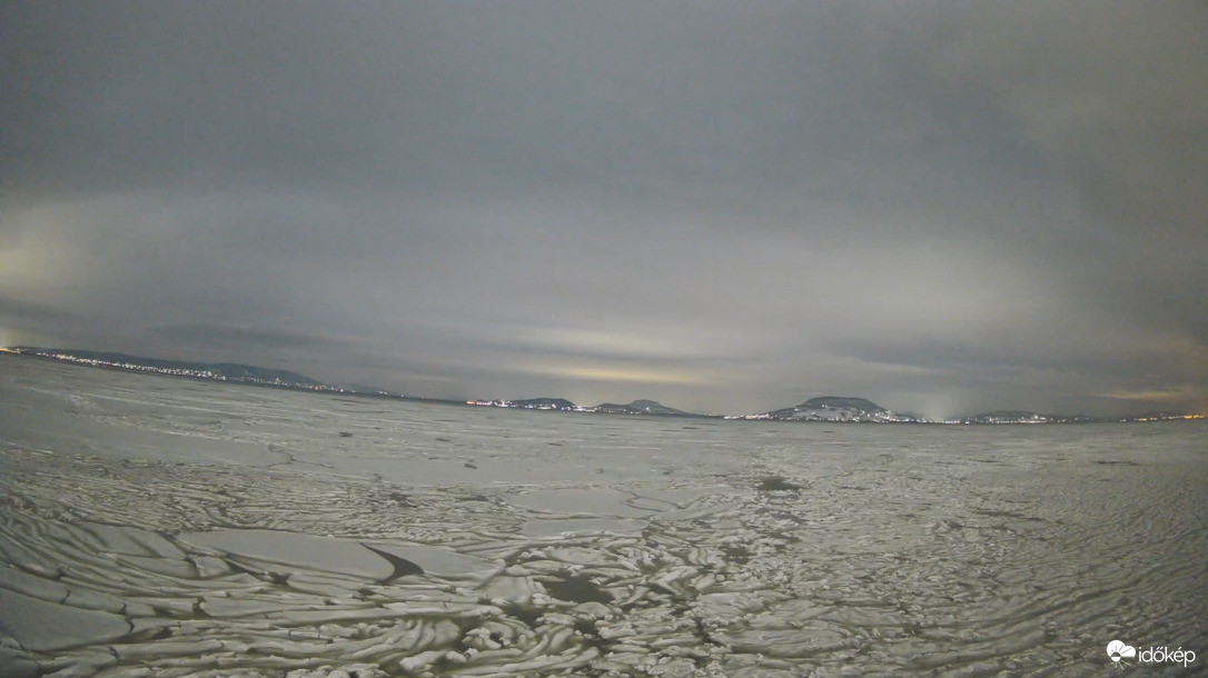 Látványos jégzajlás zajlott a Balatonon 2026. január 6-án