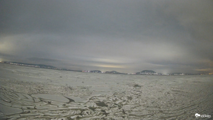 Videón a fantasztikus balatoni jégzajlás