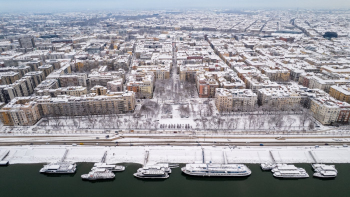 A havazás visszább vesz, de a szél nem kegyelmez – íme, a figyelmeztetés