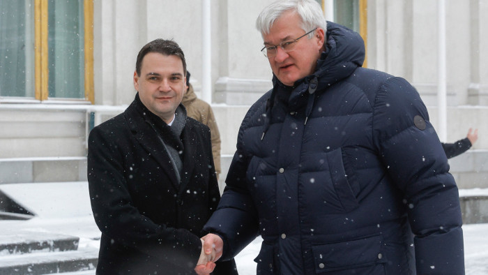 Az új cseh kormány is folytatja Ukrajna támogatását