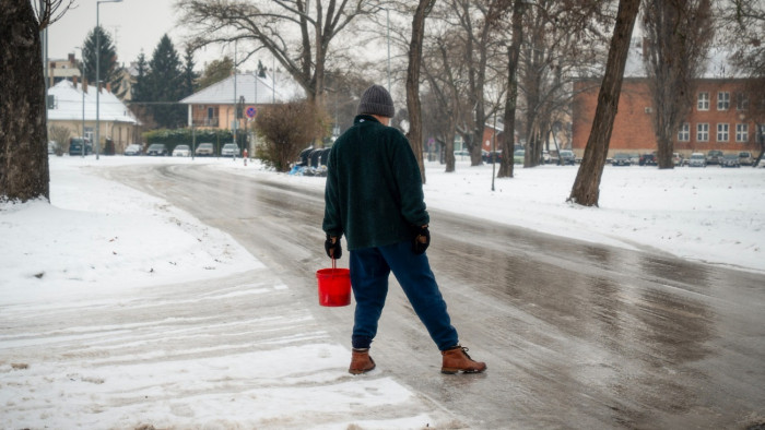 Jön az újabb hullám, közelít az ónos eső – térképen az érintett területek