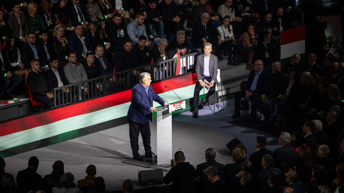 Orbán Viktor Miskolcon „egy hosszú szerelmi történetről” beszélt, bejelentést tett a tanárbérről