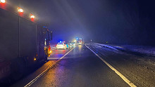 Éjfél előtt pár perccel riasztották a tűzoltókat az M2-re, komoly baleset történt