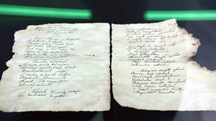 A metrózás is más lesz ma – különleges ünnepnap van