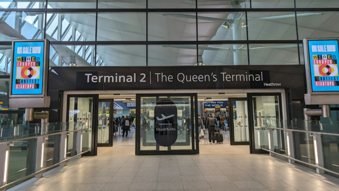 Fellélegezhetnek az utasok, nagy újítás érkezett Európa legforgalmasabb repterére